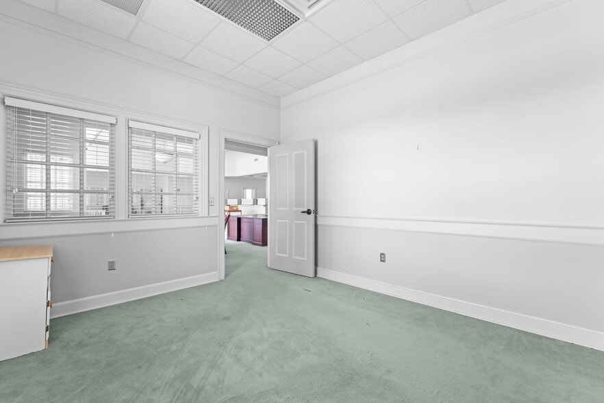More Photos Of 8710 Hwy 69 S, Tuscaloosa Bank For Sale