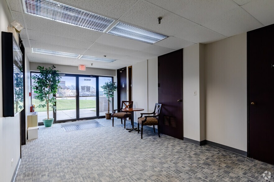 More Photos Of 20280 Governors Dr, Olympia Fields Unknown For Lease