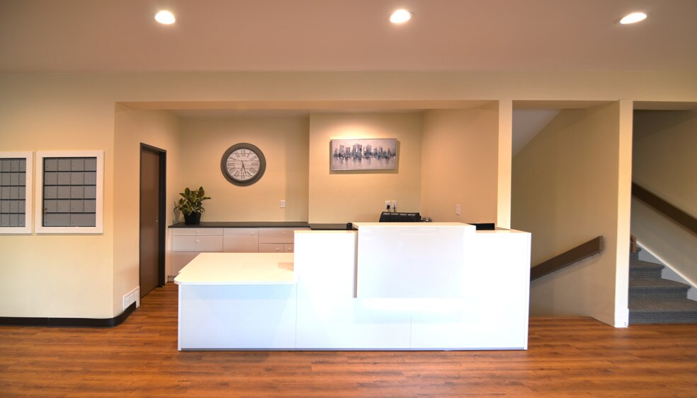 More Photos Of 6416-6424 S Quebec St, Englewood Loft Creative Space For Lease