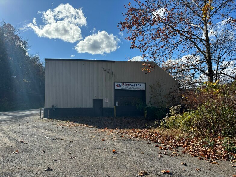 More Photos Of 239 River Rd, Warwood Warehouse For Sale