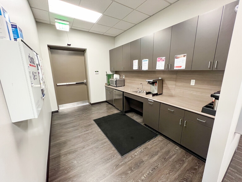 More Photos Of 6401 Holiday Hill Rd, Midland Office For Lease