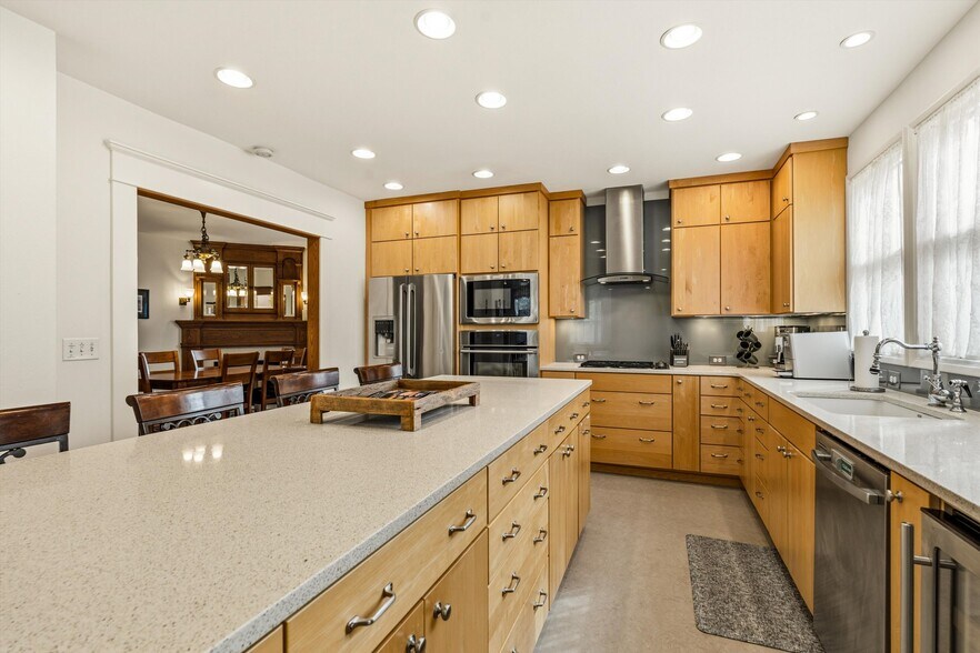 More Photos Of 340 NW 7th St, Corvallis Office Residential For Sale