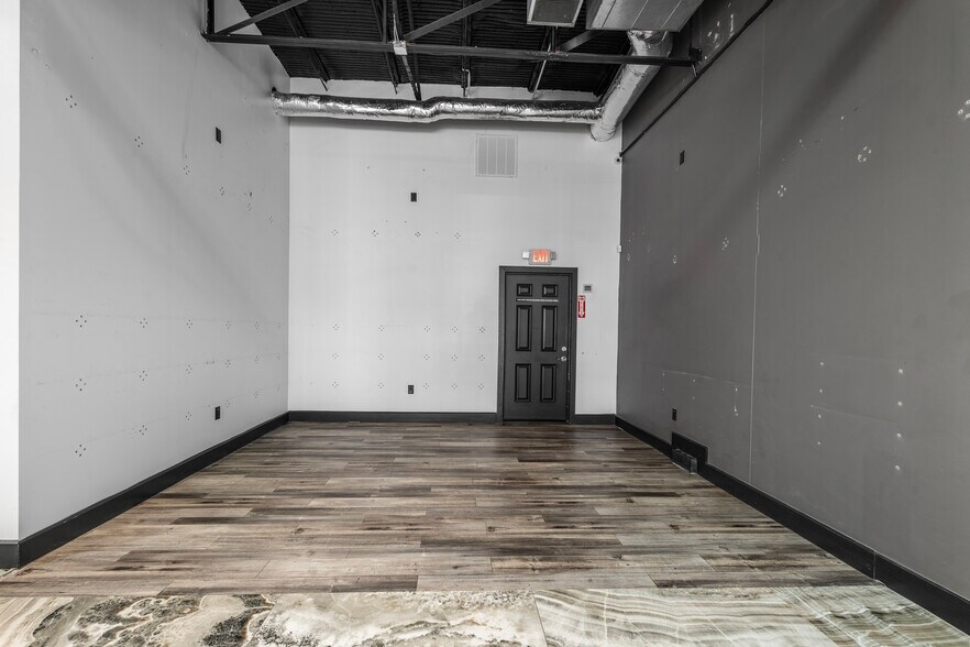 More Photos Of 1520 College Ave, South Houston Storefront For Lease