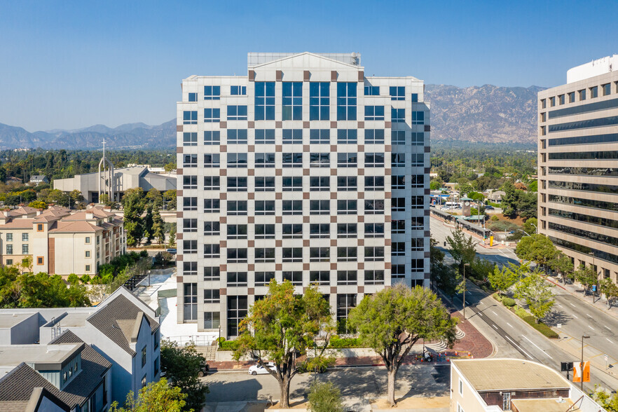 Primary Photo Of 301 N Lake Ave, Pasadena Coworking Space