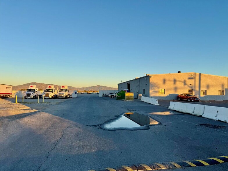 More Photos Of 6001 S Wilmot Rd, Tucson Warehouse For Lease