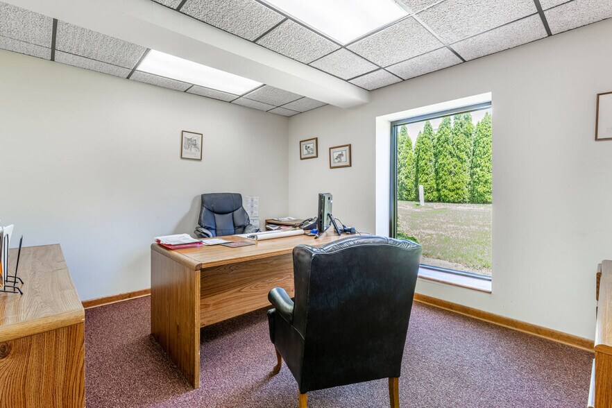 More Photos Of 610 N Main St, Springboro Medical For Lease