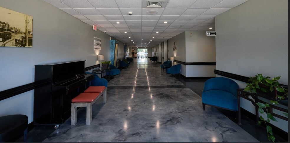 More Photos Of 441 Rio Concho Dr, San Angelo Hotel For Sale