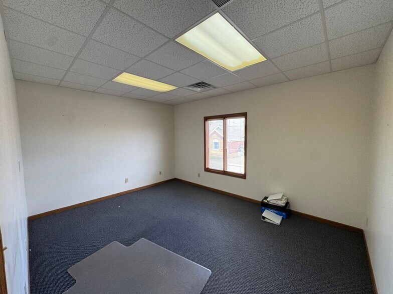 More Photos Of 1985 Eagle Pass, Wooster Office Residential For Sale