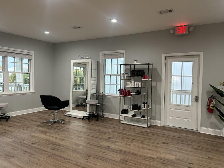 More Photos Of 150 State St, Bluffton Flex For Lease