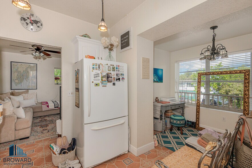 More Photos Of 330 SW 20th St, Fort Lauderdale Multifamily For Sale