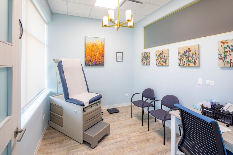 More Photos Of 21660 W Field Pky, Deer Park Office For Sale