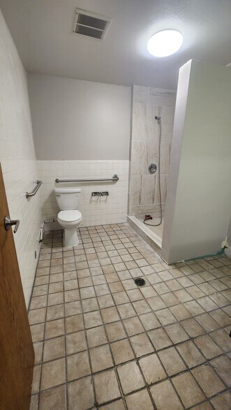 More Photos Of 380 W 7200 S, Midvale Hotel For Lease