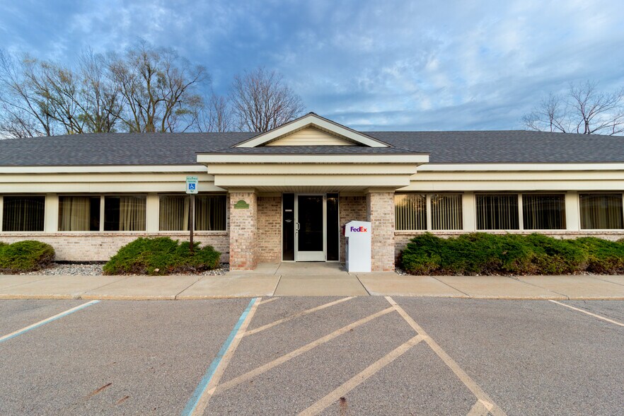 More Photos Of , Lansing Office For Sale