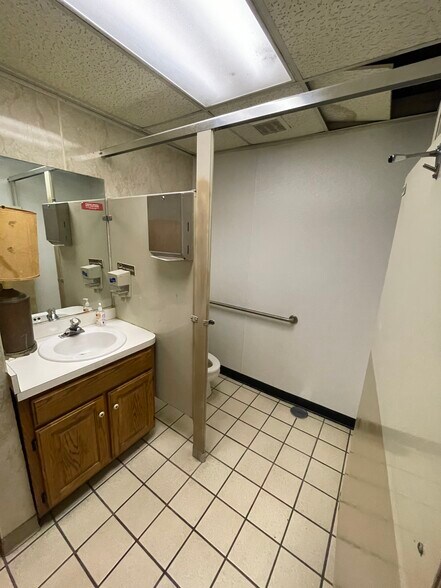 More Photos Of 6125 St Clair Ave, Cleveland Restaurant For Lease