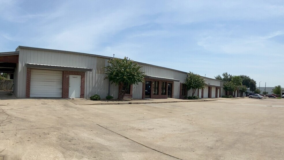 More Photos Of 13110 Mula Ct, Stafford Light Distribution For Lease