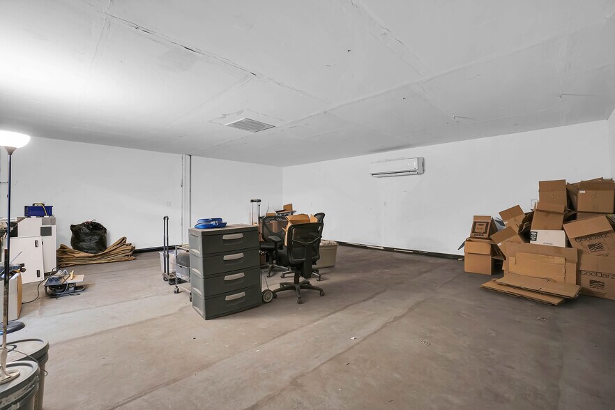 More Photos Of 42851 E County Road 1470, Lone Wolf Land For Sale