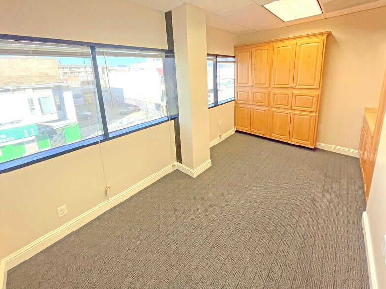 More Photos Of 638 Webster St, Oakland Office For Sale
