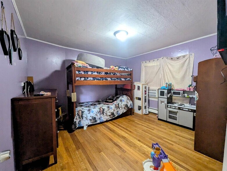 More Photos Of 44 Walnut St, Claremont Apartments For Sale