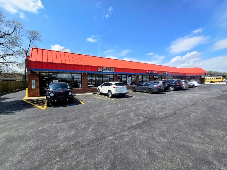 Primary Photo Of 17100-17114 S Park Ave, South Holland Storefront Retail Office For Lease