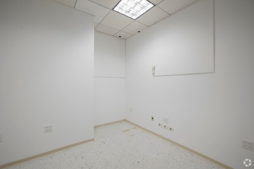 More Photos Of 1999 Harrison St, Oakland Coworking Space