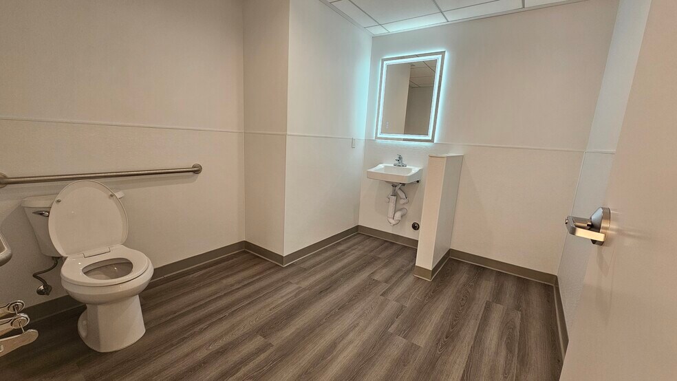 More Photos Of 450-470 E Calaveras Blvd, Milpitas Medical For Lease