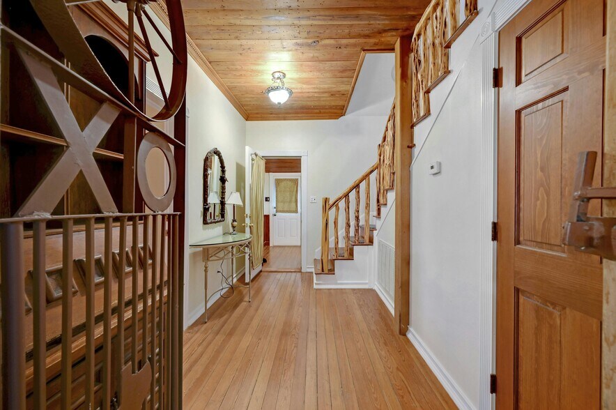 More Photos Of 23351 Ranch to Market 150 rd, Driftwood Specialty For Sale