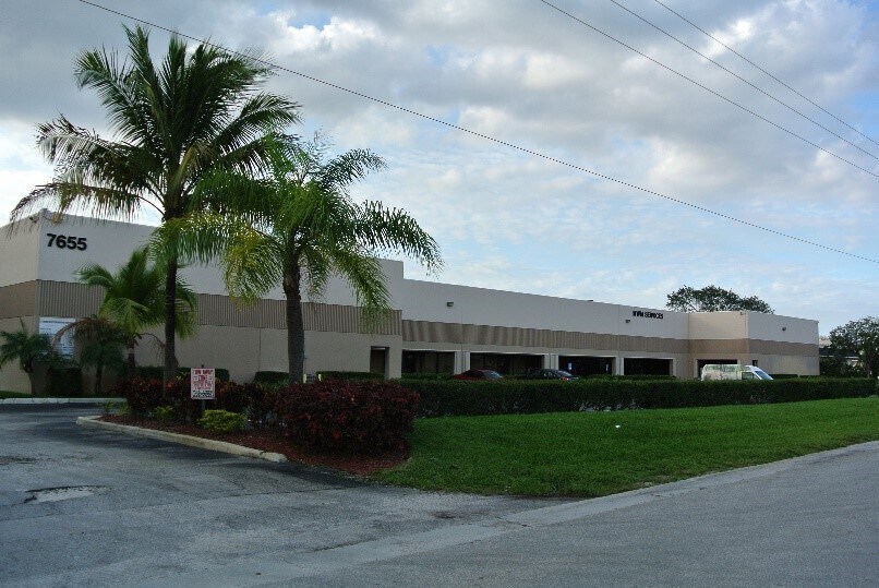 More Photos Of 7656 Byron Dr, Riviera Beach Service For Lease