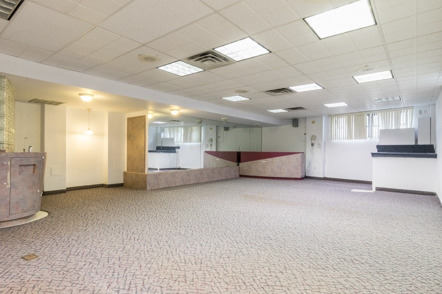 More Photos Of 2735 Henry Hudson Pkwy, Bronx Medical For Lease