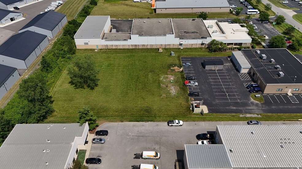 More Photos Of 7790 N Central Dr, Lewis Center Warehouse For Lease