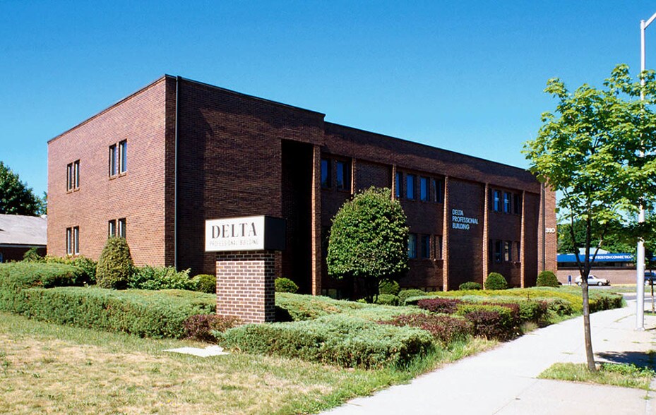 More Photos Of 310 Main St, East Haven Office Residential For Lease