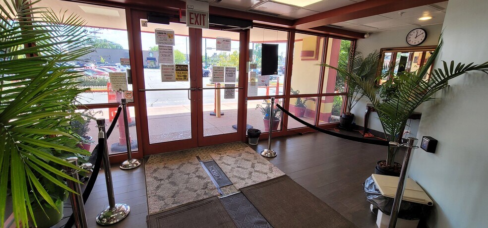 More Photos Of 4211 N Cicero Ave, Chicago Medical For Lease