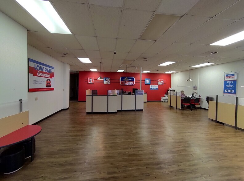 More Photos Of 1036 S Range Line Rd, Joplin Freestanding For Sale