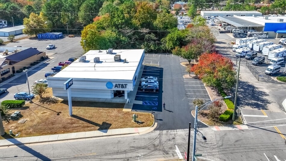 More Photos Of 2927 Ross Clark Cir, Dothan General Retail For Sale