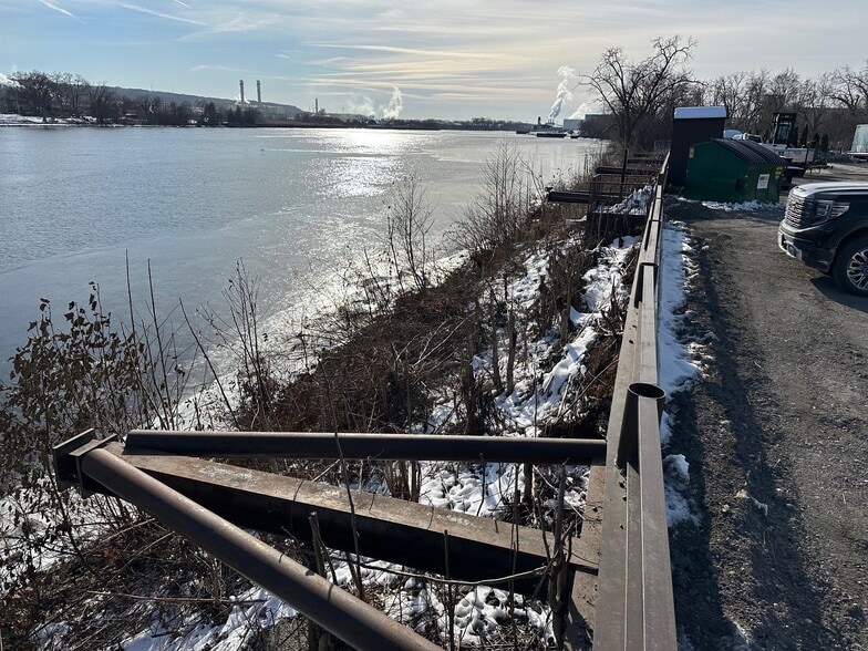 More Photos Of 5 Broadway, Albany Marina For Sale