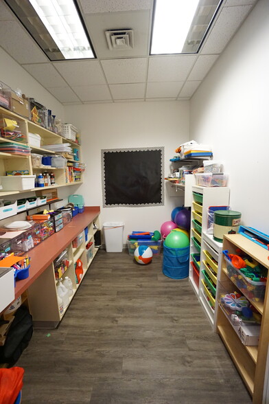 More Photos Of 6501 W Grandridge Blvd, Kennewick Unknown For Lease