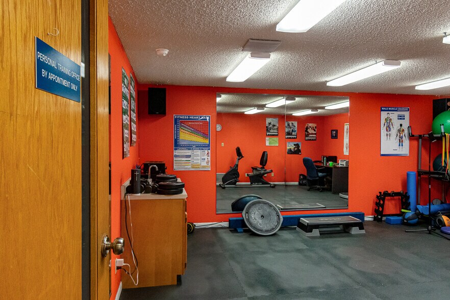 More Photos Of 415 Wingfield St, Ruidoso Health Club For Sale