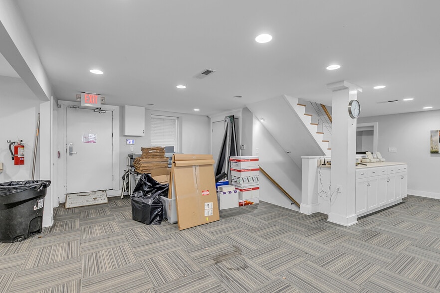 More Photos Of 408-410 Martin Luther King Jr Blvd, Savannah Storefront Retail Residential For Sale