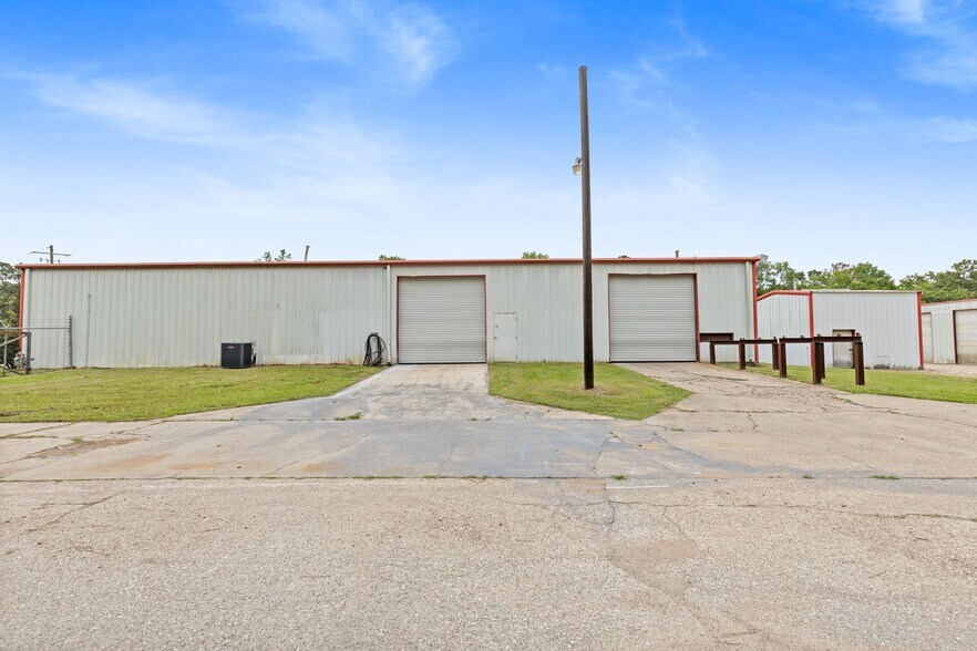 More Photos Of 516 FM 3083 Rd, Conroe Industrial For Lease