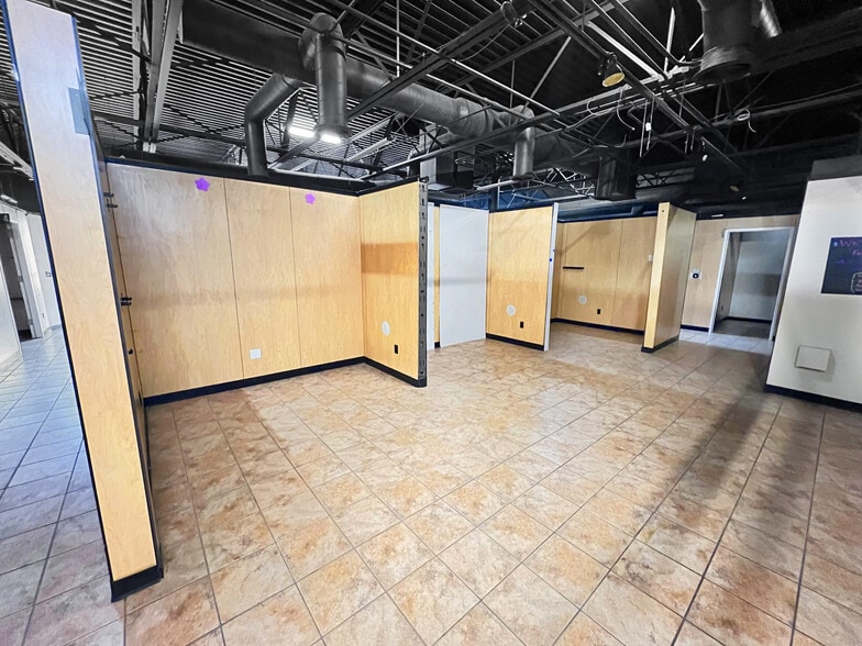 More Photos Of 1344-1358 E Bristol Rd, Burton Freestanding For Lease