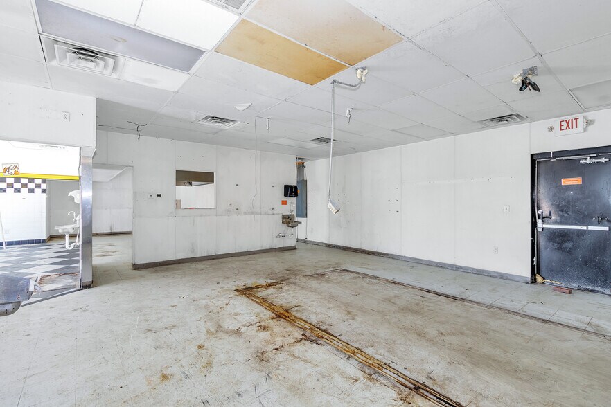 More Photos Of 3221 Wrightsboro Rd, Augusta Freestanding For Lease