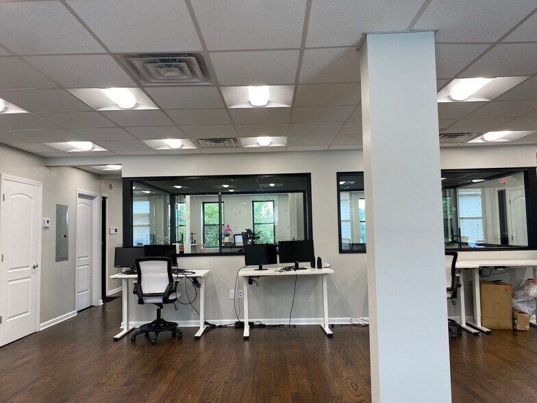 More Photos Of 87 New Dorp Plaza, Staten Island Loft Creative Space For Lease