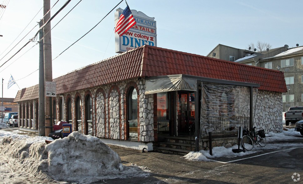 Primary Photo Of 2321 Main St, Bridgeport Restaurant For Sale