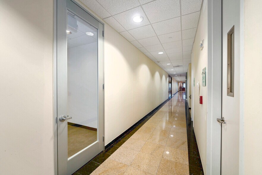 More Photos Of 9999 Bellaire Blvd, Houston Medical For Lease