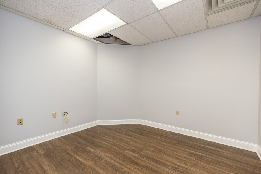 More Photos Of 600 E Main St, Lansdale Office Residential For Sale