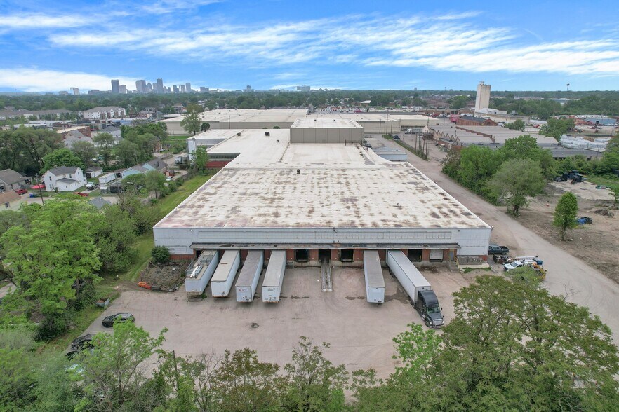 More Photos Of 521 Marion Rd, Columbus Warehouse For Sale