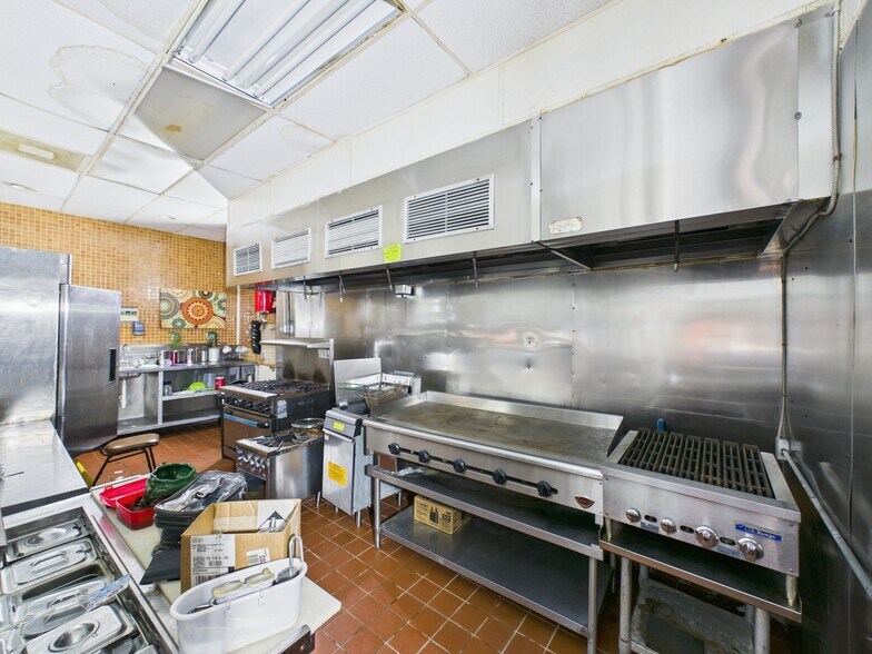 More Photos Of 6314 Antoine Dr, Houston Restaurant For Sale