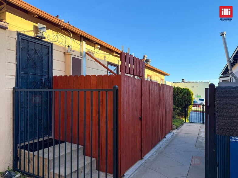 More Photos Of 107 W Fairview Blvd, Inglewood Medical For Lease