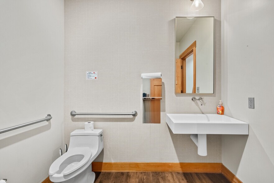 More Photos Of 720 Poyntz Ave, Manhattan Office For Sale