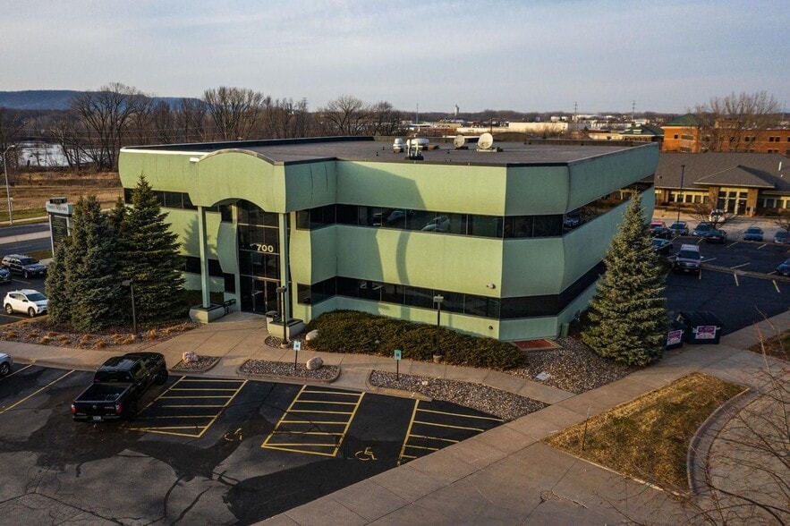 More Photos Of 700 N 3rd St, La Crosse Office For Lease