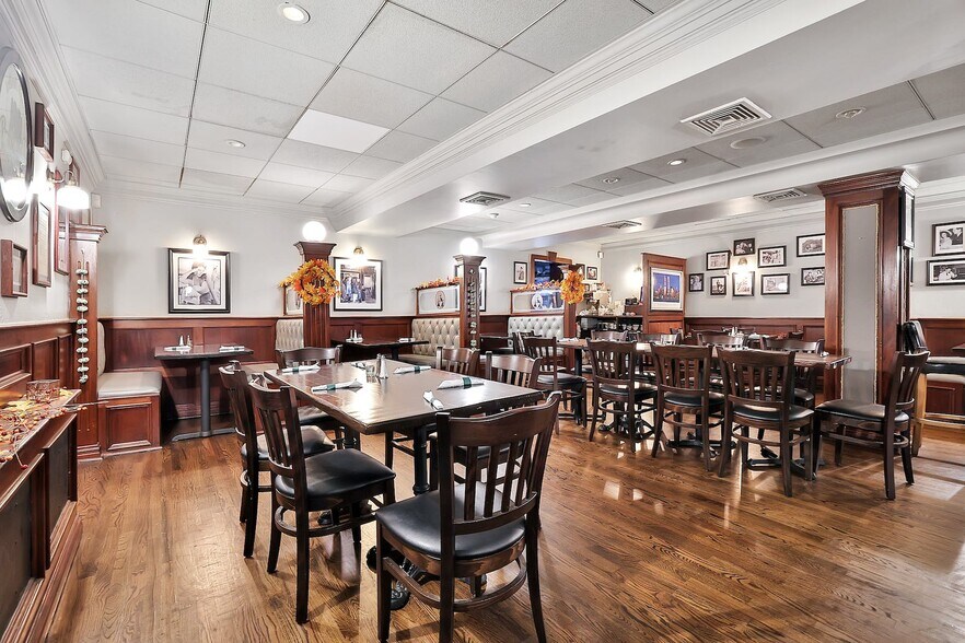 More Photos Of 33-35 W Central Ave, Pearl River Restaurant For Lease